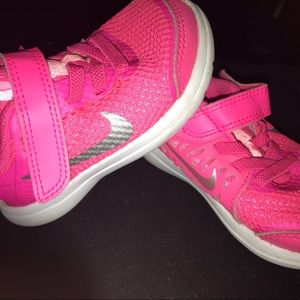 5 C Nike little girls shoes